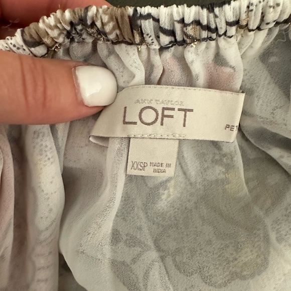 Off shoulder LOFT top - Picture 4 of 6